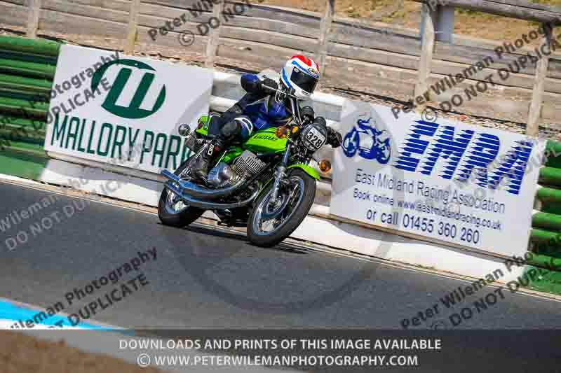 Vintage motorcycle club;eventdigitalimages;mallory park;mallory park trackday photographs;no limits trackdays;peter wileman photography;trackday digital images;trackday photos;vmcc festival 1000 bikes photographs